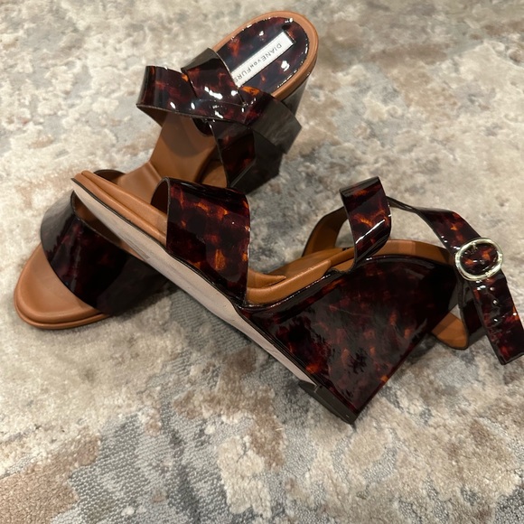 DVF Diane von Furstenberg Wilma Tortoise wedge size 7B made in Italy - Picture 3 of 7